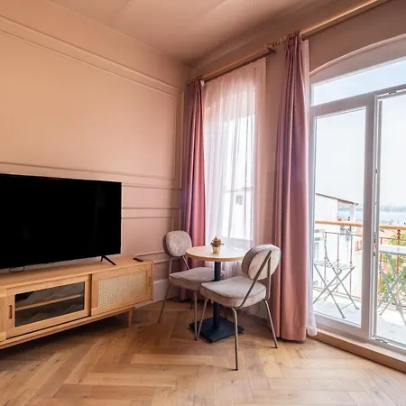 Mayer Select Istanbul